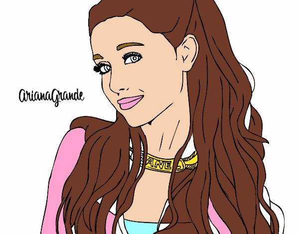 Ariana Grande con collar