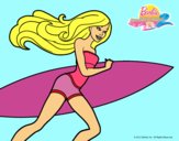 Barbie corre al agua