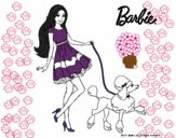 Barbie paseando a su mascota