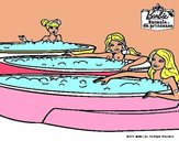 Barbie y sus amigas en el jacuzzi