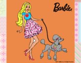 Barbie paseando a su mascota