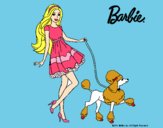 Barbie paseando a su mascota