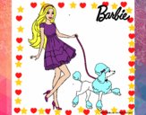 Barbie paseando a su mascota