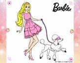 Barbie paseando a su mascota