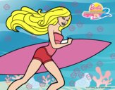 Barbie corre al agua