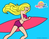 Barbie corre al agua