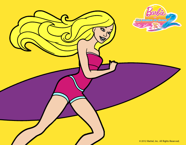 Barbie corre al agua