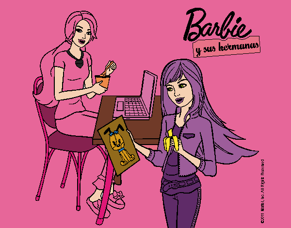 Barbie y su hermana merendando