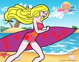 Barbie corre al agua