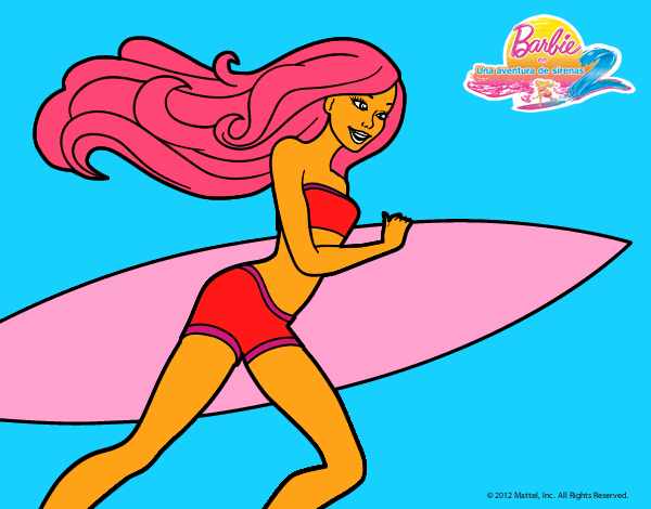 Barbie corre al agua