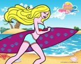 Barbie corre al agua