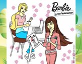 Barbie y su hermana merendando