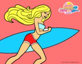 Barbie corre al agua