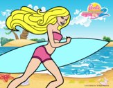 Barbie corre al agua