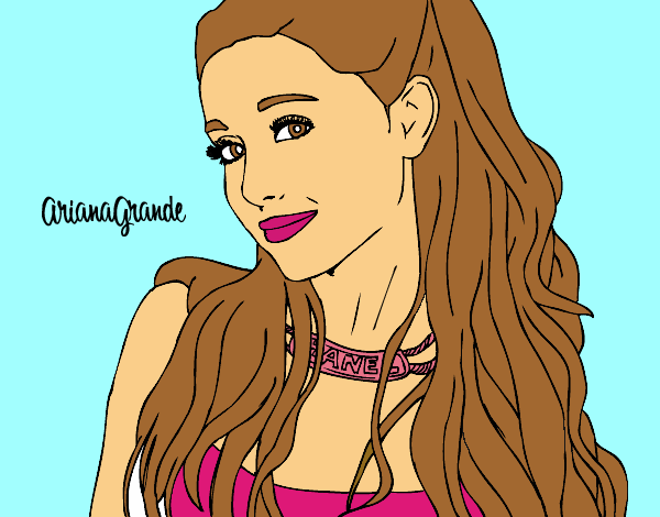 Ariana Grande con collar