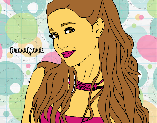 Ariana Grande con collar