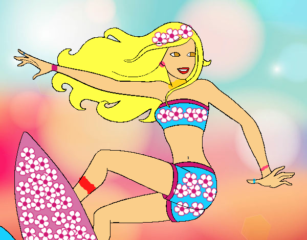 Barbie surfeando