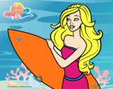 Barbie va a surfear