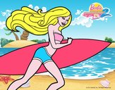 Barbie corre al agua