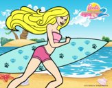 Barbie corre al agua