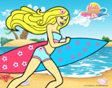 Barbie corre al agua