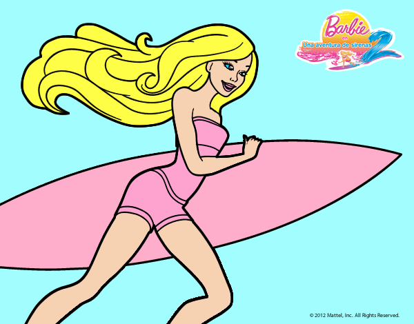 Barbie corre al agua