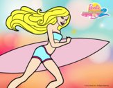 Barbie corre al agua