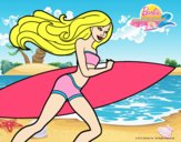 Barbie corre al agua