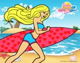 Barbie corre al agua