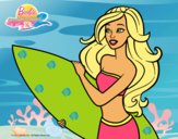 Barbie va a surfear