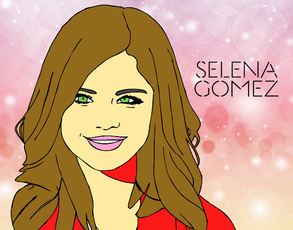 Selena Gomez sonriendo