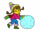 Niña con gran bola de nieve