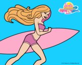 Barbie corre al agua