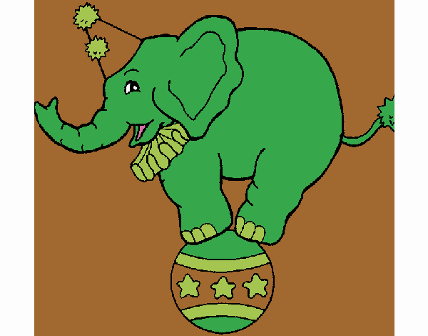 Elefante encima de una pelota