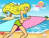 Barbie corre al agua