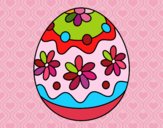 Huevo de Pascua casero con flores