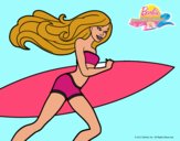 Barbie corre al agua