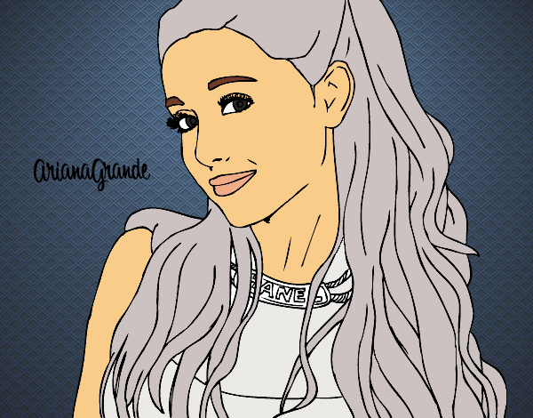 Ariana Grande con collar