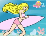 Barbie corre al agua