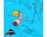 Barbie practicando surf