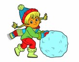 Niña con gran bola de nieve