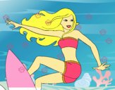 Barbie surfeando