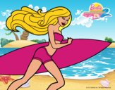 Barbie corre al agua