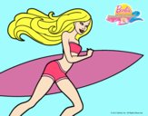 Barbie corre al agua