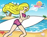 Barbie corre al agua