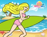 Barbie corre al agua