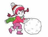 Niña con gran bola de nieve