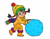 Niña con gran bola de nieve