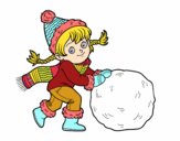 Niña con gran bola de nieve