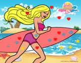 Barbie corre al agua